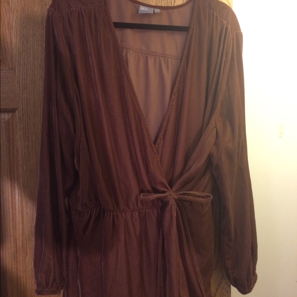 Asos Curve velvet top US 20